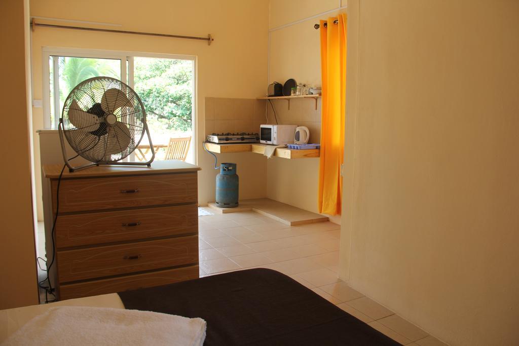 Keravel Bungalows Pointe d'Esny Стая снимка